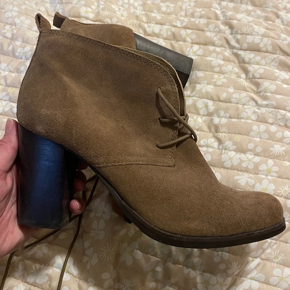 Women’s 10 Leather Ankle Boots with Block Heel EUC